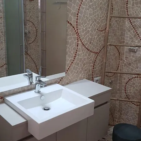 Casa Vacanza Nonna Teresina * Caprarica di Lecce
